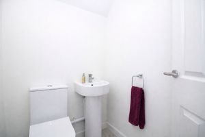 En-suite W.C- click for photo gallery